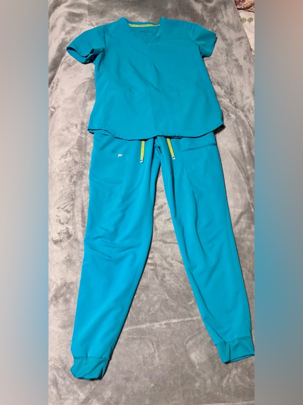 Fabletics Women’s Teal Blue Scrub Top & Jogger Pants